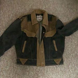 Pre-Owned dark jean jacket with leopard print